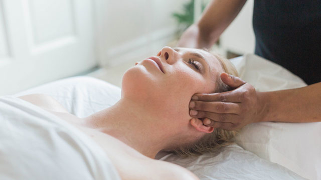 massage therapist in Greenfield, WI